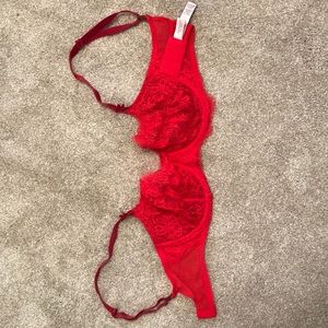 Victoria’s Secret lacey bra